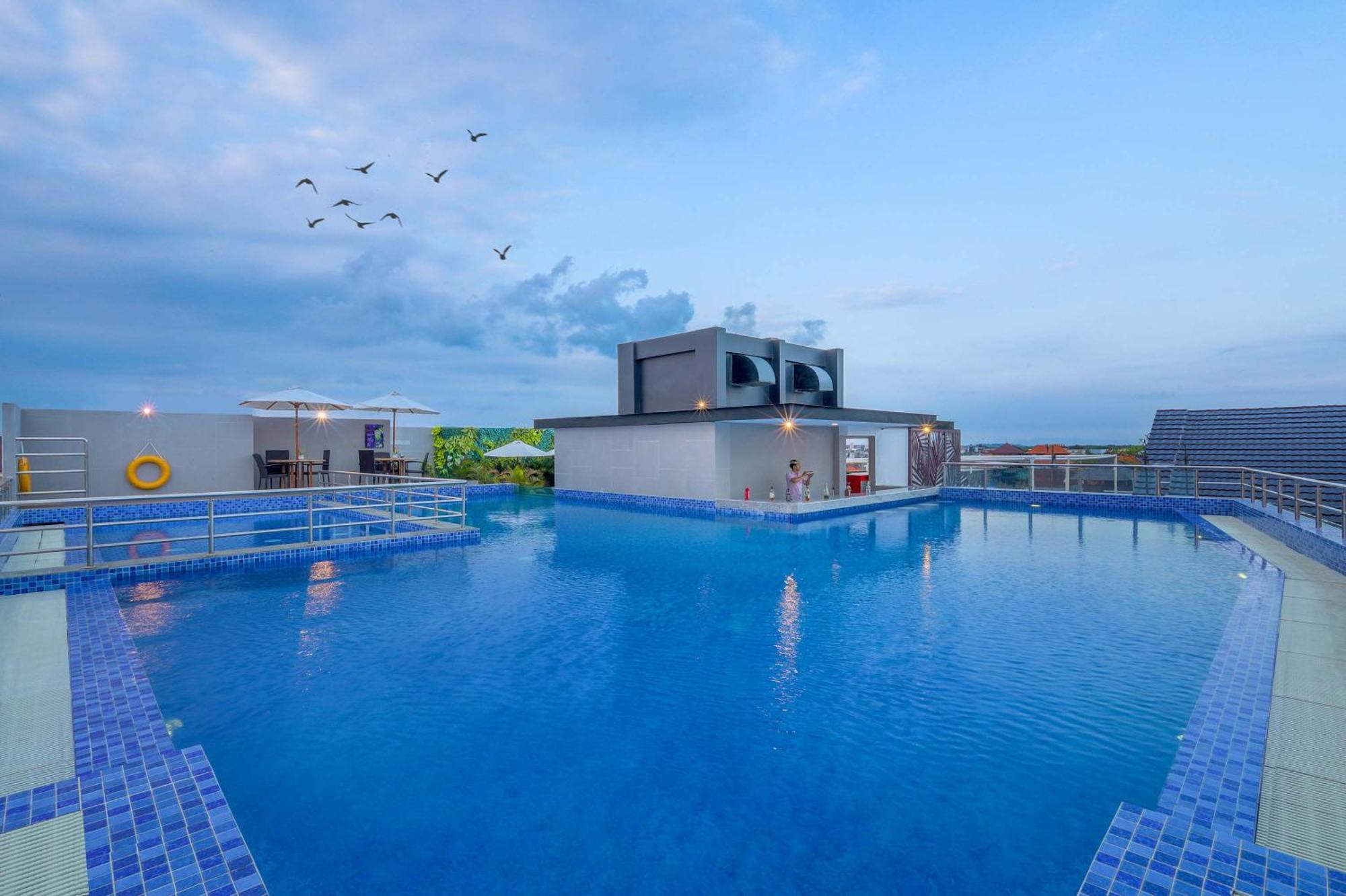 Royal Regantris Kuta Hotel Kuta  Exterior photo