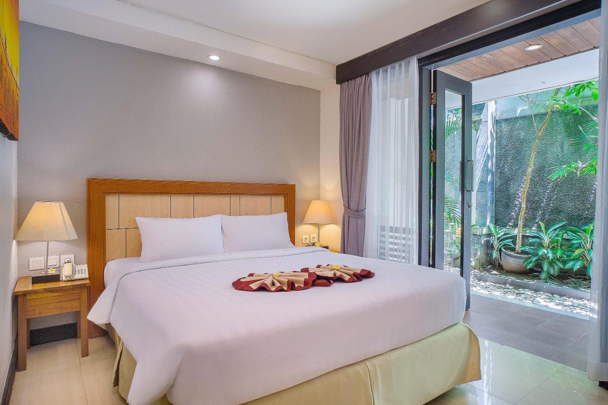 Royal Regantris Kuta Hotel Kuta  Exterior photo